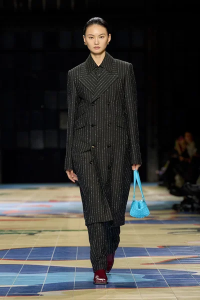 Look 66